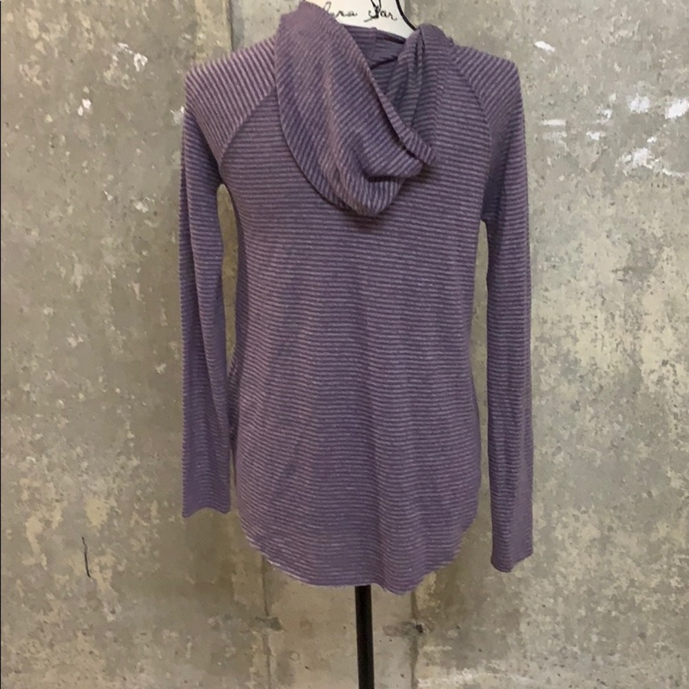 American Eagle 🦅 Plush Top with hood - Picture 5 of 7